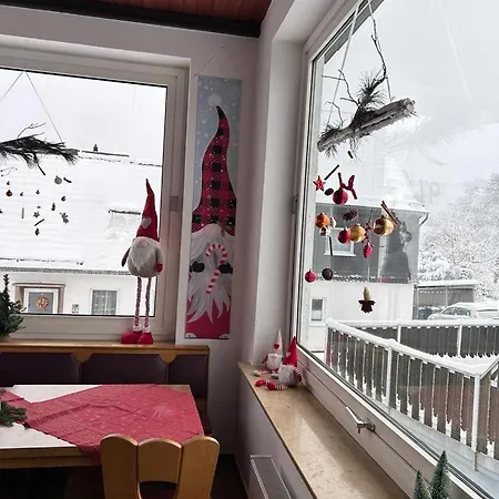 Ferienhaus Astenblick - Ideal Fuer Weihnachtsfeiern Und Familienfeiern Bietet Schlafplaetze Fuer Bis Zu 35 Personen *