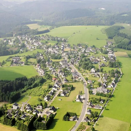 Ferienhaus Astenblick - Ideal Fuer Weihnachtsfeiern Und Familienfeiern Bietet Schlafplaetze Fuer Bis Zu 35 Personen