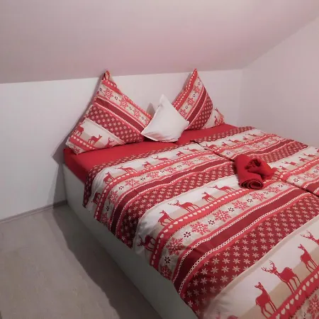 Ferienhaus Astenblick - Ideal Fuer Weihnachtsfeiern Und Familienfeiern Bietet Schlafplaetze Fuer Bis Zu 35 Personen