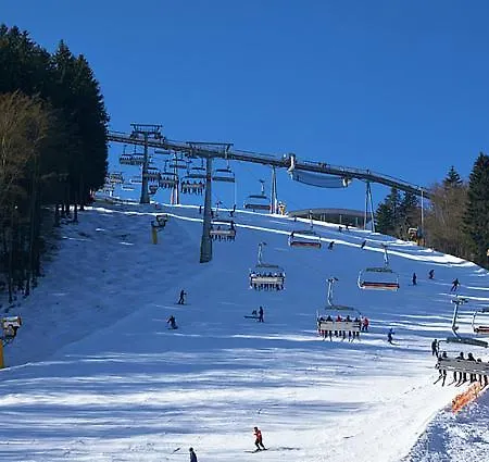 Ferienhaus Astenblick - Ideal Fuer Weihnachtsfeiern Und Familienfeiern Bietet Schlafplaetze Fuer Bis Zu 35 Personen Holiday home Winterberg
